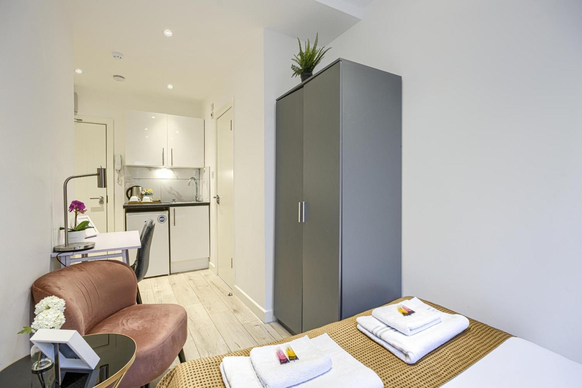 The Finsbury Deluxe Apartments London Bagian luar foto